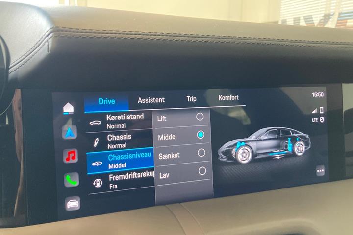 Sølv Porsche Taycan Turbo fra 2020