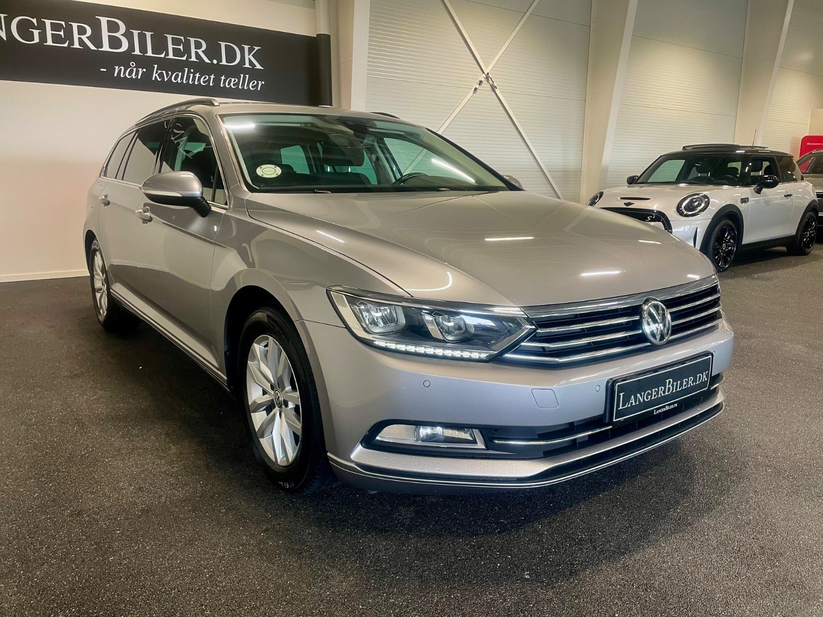 Sølv VW Passat fra 2019