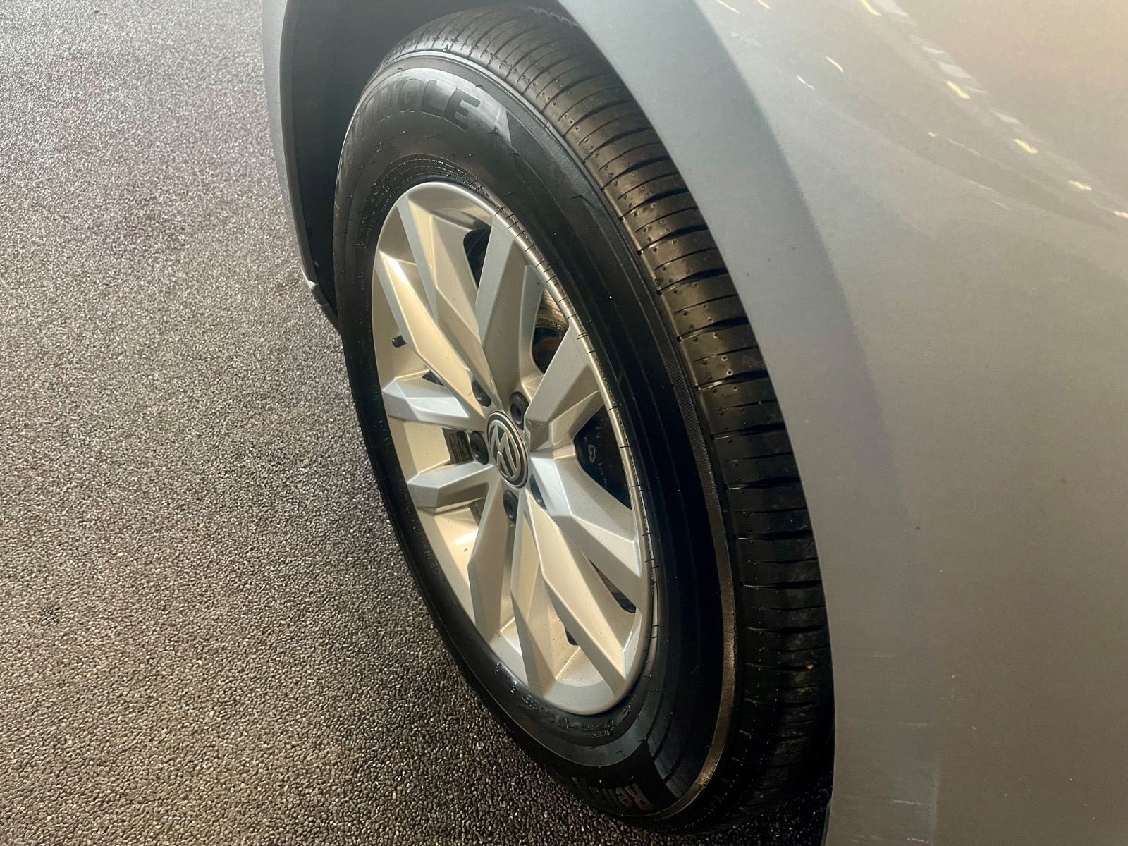 Sølv VW Passat fra 2019