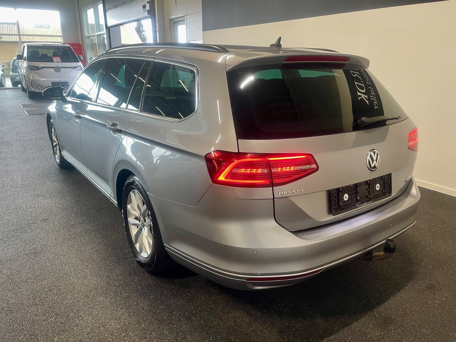 Sølv VW Passat fra 2019