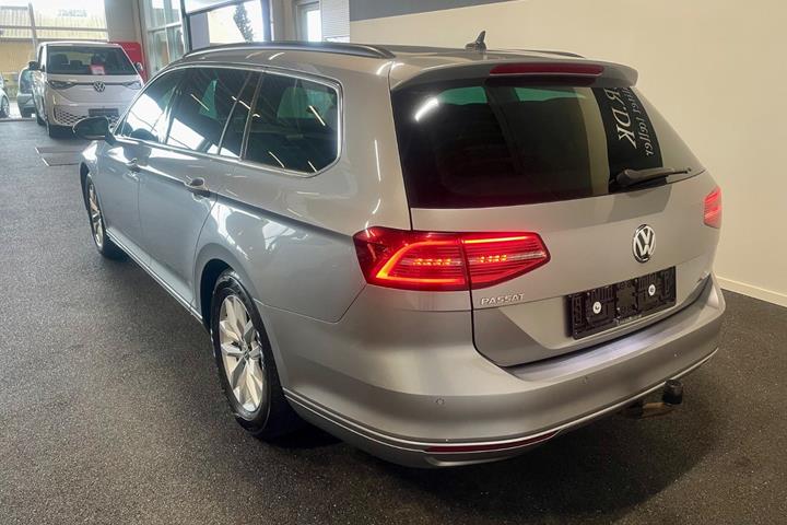 Sølv VW Passat fra 2019