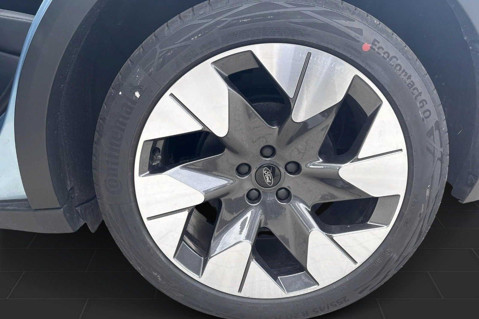 Blå Ford Explorer fra 2025