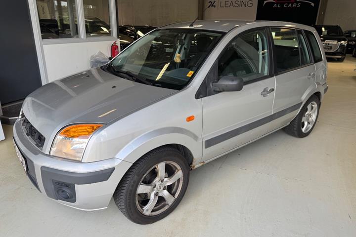 undefined Ford Fusion fra 2008 set udefra