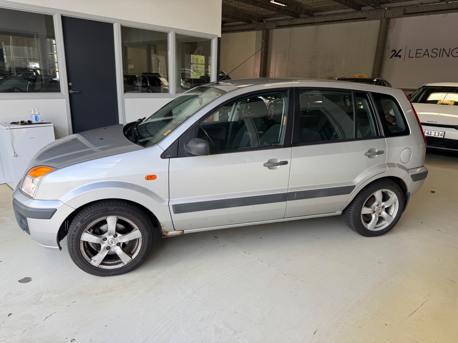 undefined Ford Fusion fra 2008 set udefra