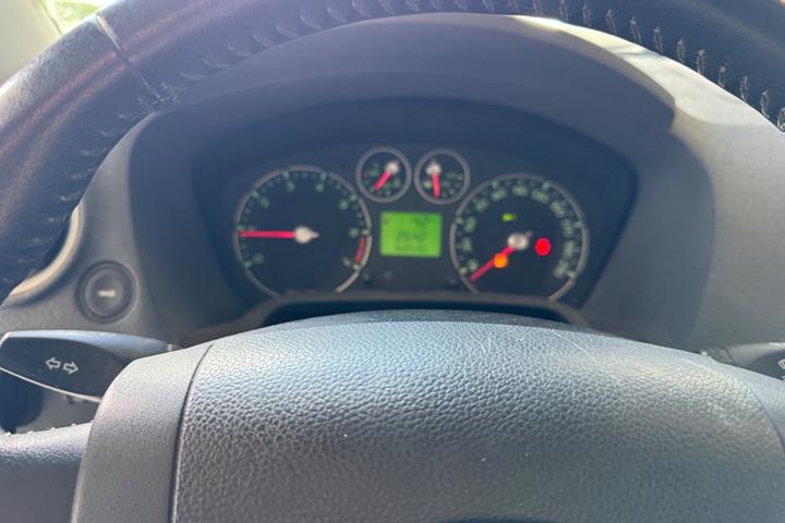 undefined Ford Fusion fra 2008 set indefra