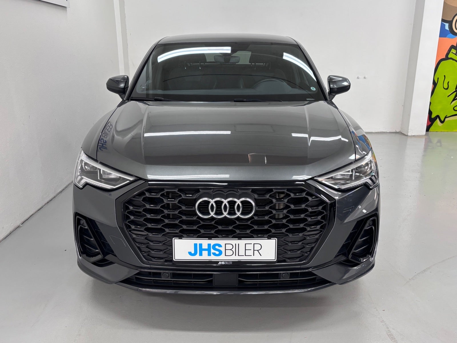 Grå Audi Q3 fra 2021