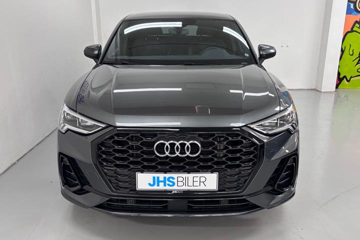 Grå Audi Q3 fra 2021