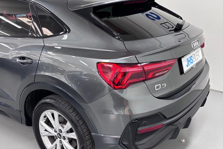 Grå Audi Q3 fra 2021