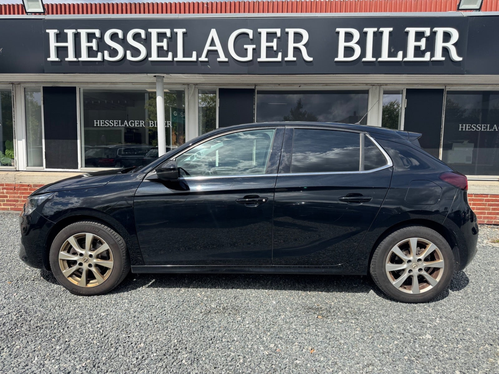 Sort Opel Corsa fra 2020