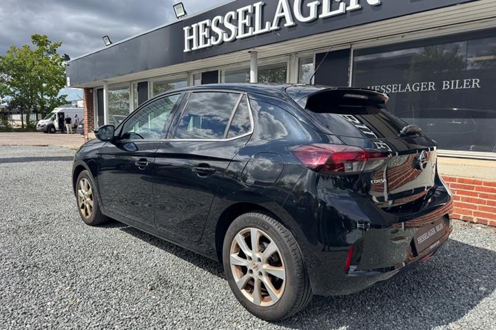 Sort Opel Corsa fra 2020
