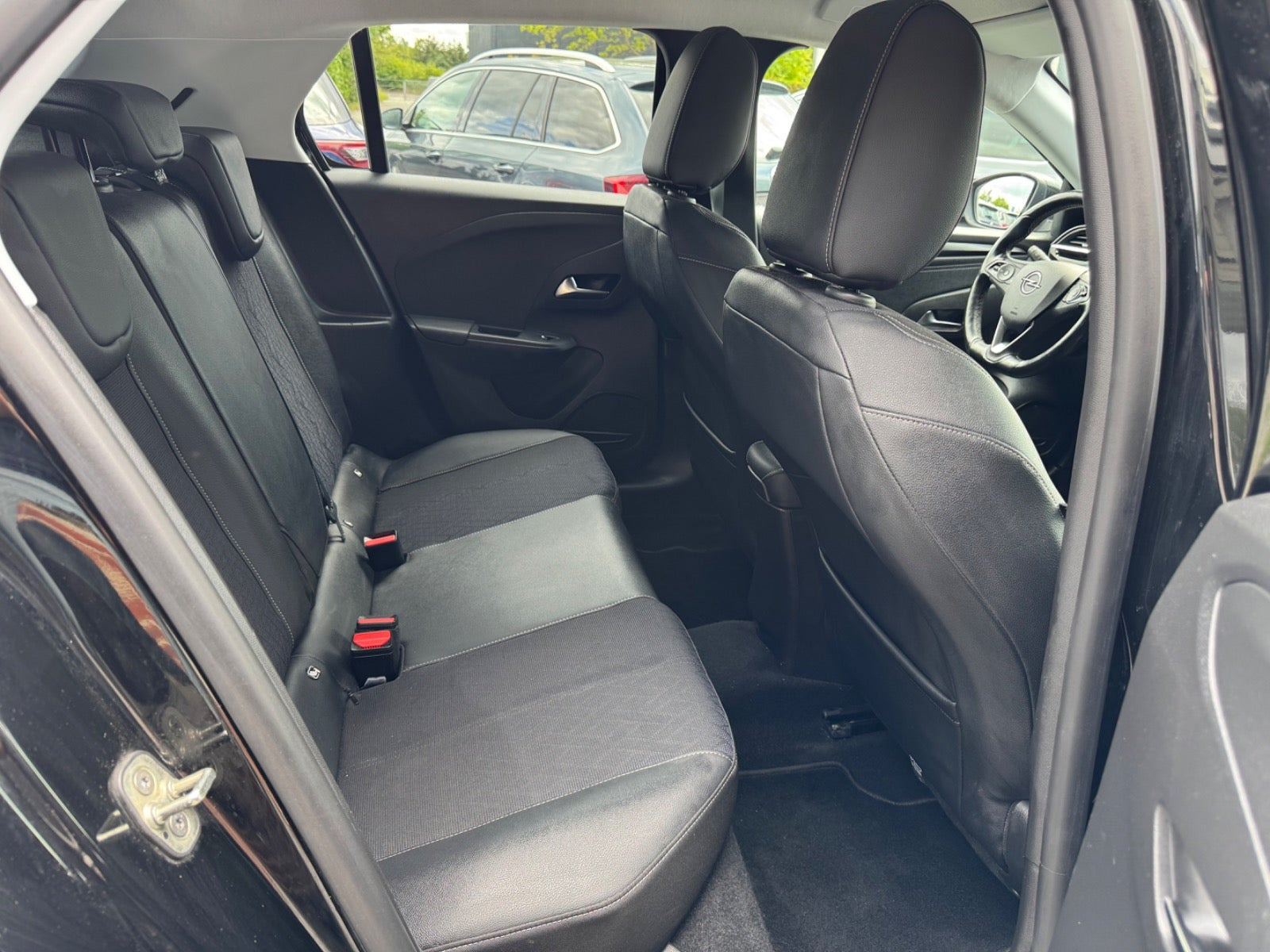 Sort Opel Corsa fra 2020
