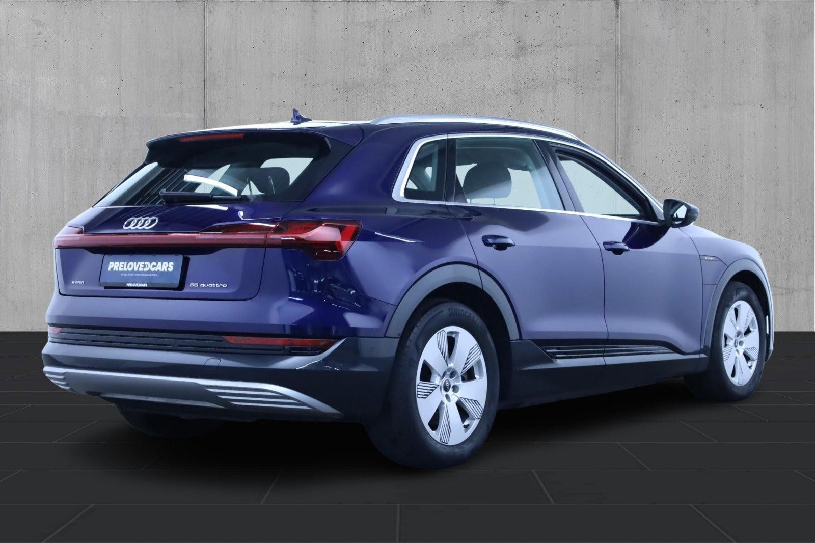 Blå Audi e-tron fra 2022