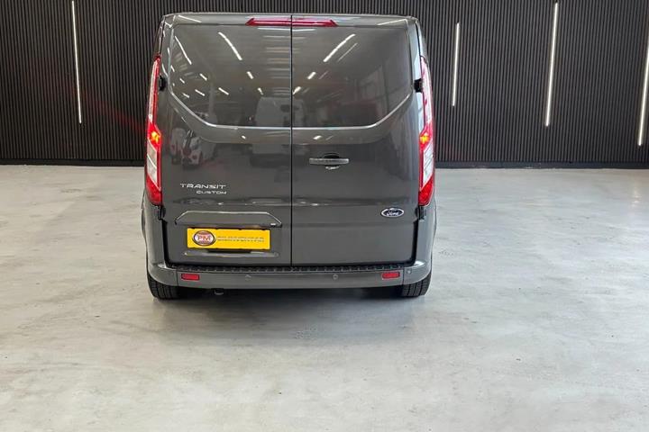 Grå Ford Transit Custom 320 L2 fra 2022