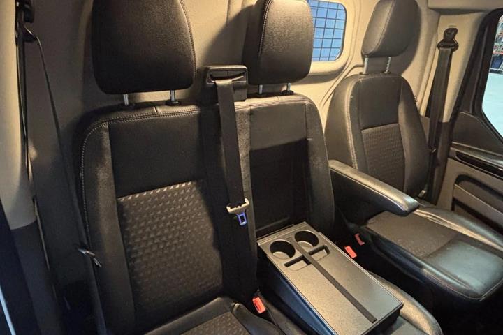 Grå Ford Transit Custom 320 L2 fra 2022