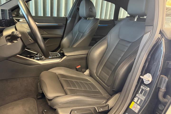 Sort BMW i4 fra 2023