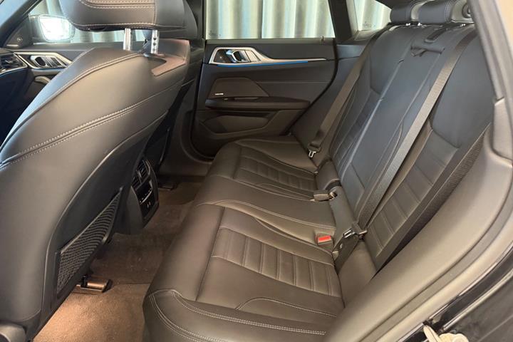 Sort BMW i4 fra 2023