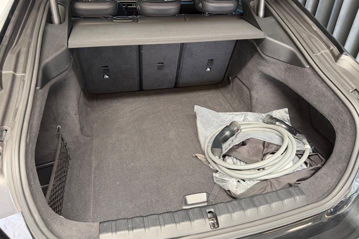Sort BMW i4 fra 2023
