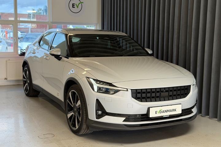 Hvid Polestar 2 fra 2021 set udefra