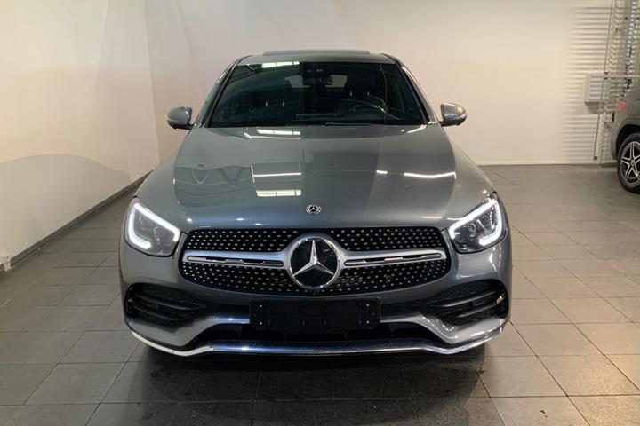 Grå Mercedes GLC220 d fra 2020
