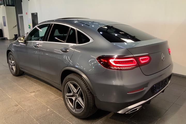 Grå Mercedes GLC220 d fra 2020
