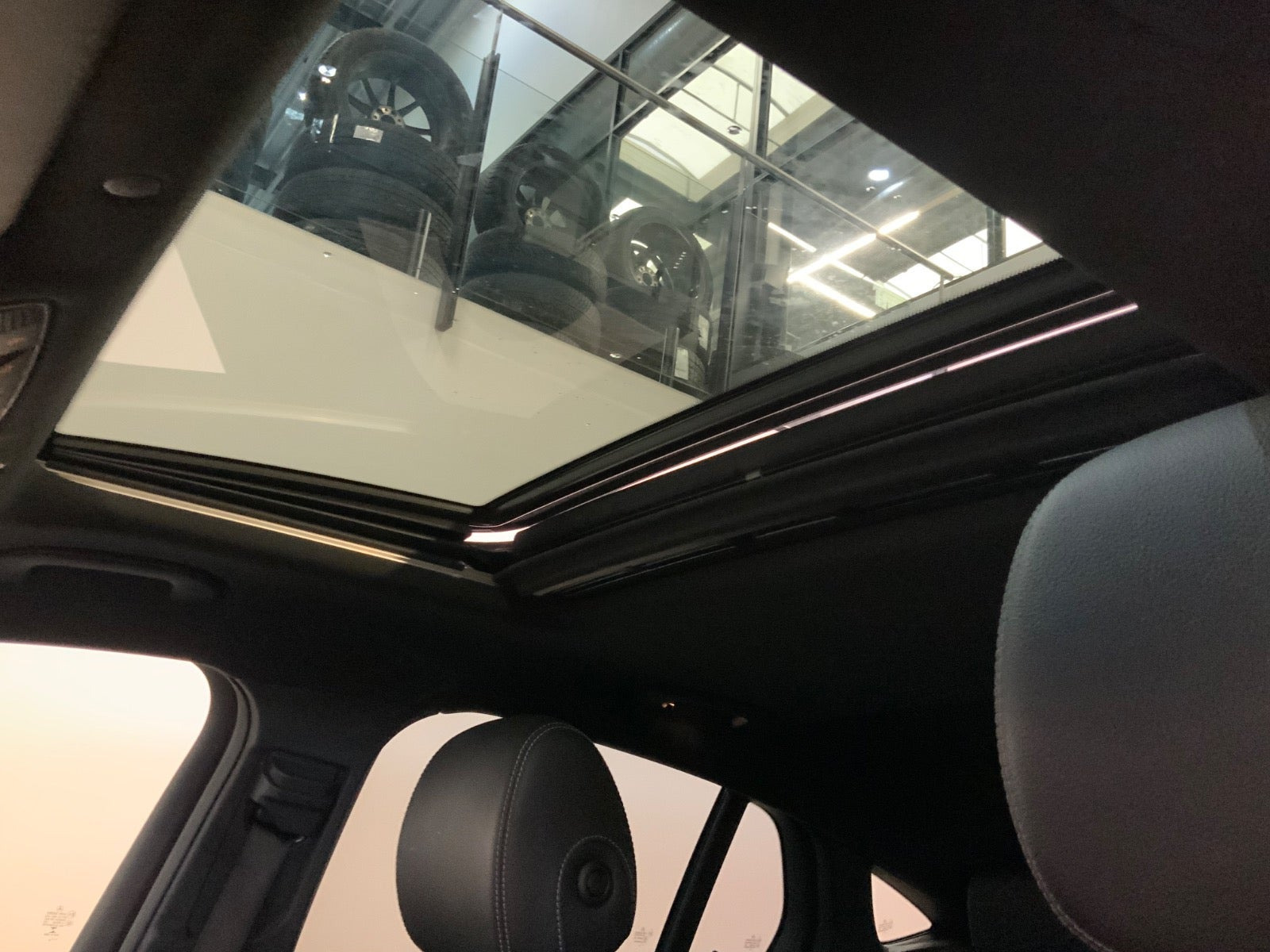 Grå Mercedes GLC220 d fra 2020