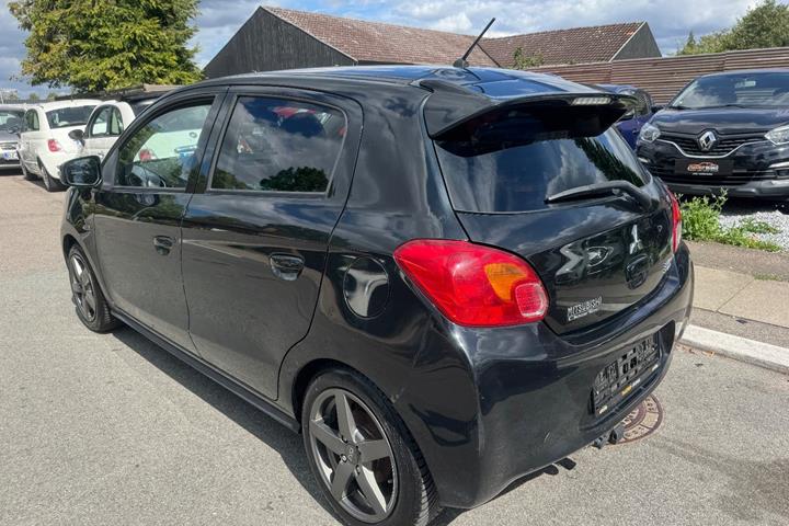 undefined Mitsubishi Space Star fra 2015