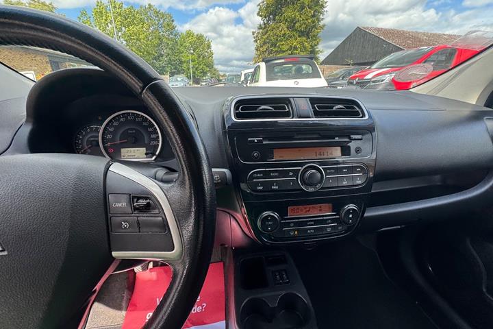 undefined Mitsubishi Space Star fra 2015