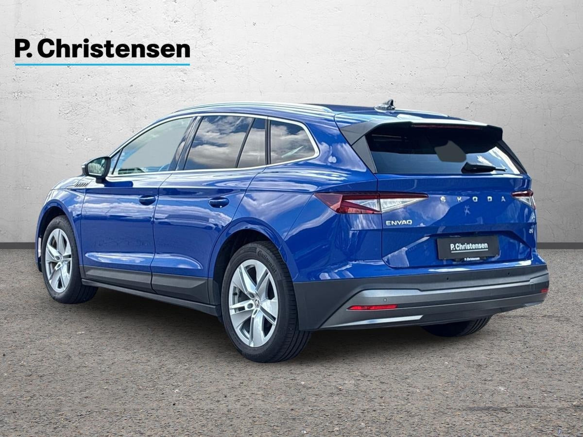 Blå Skoda Enyaq fra 2024