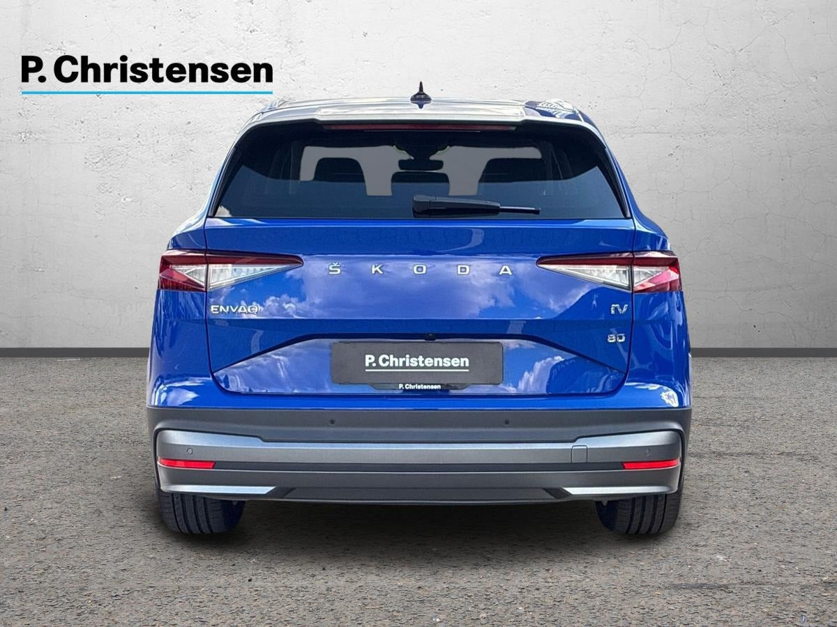 Blå Skoda Enyaq fra 2024