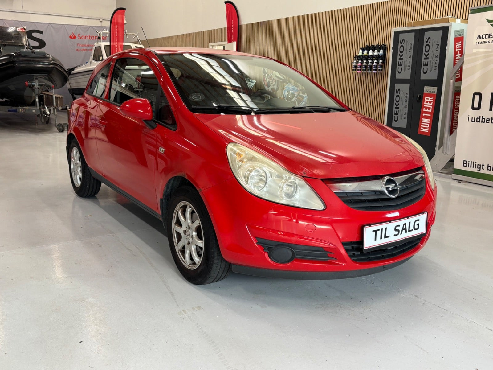 Rød Opel Corsa fra 2008