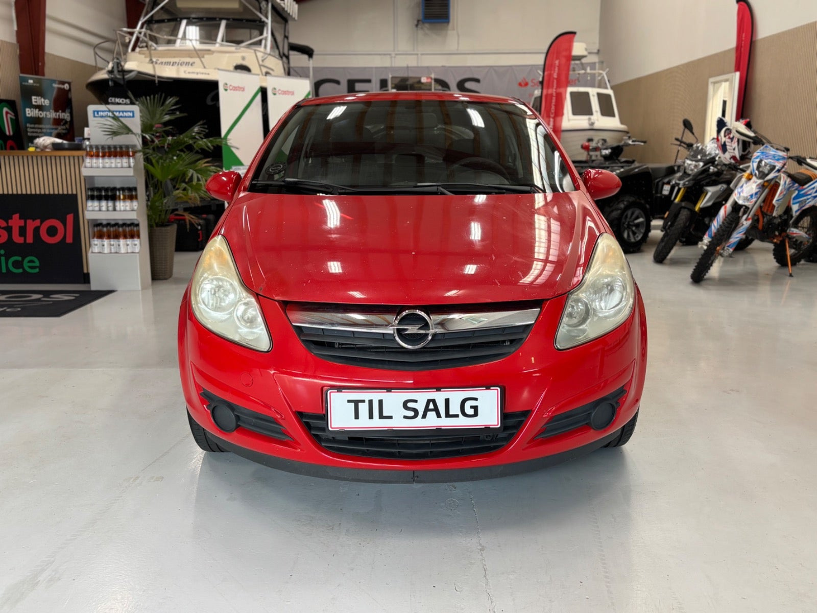 Rød Opel Corsa fra 2008