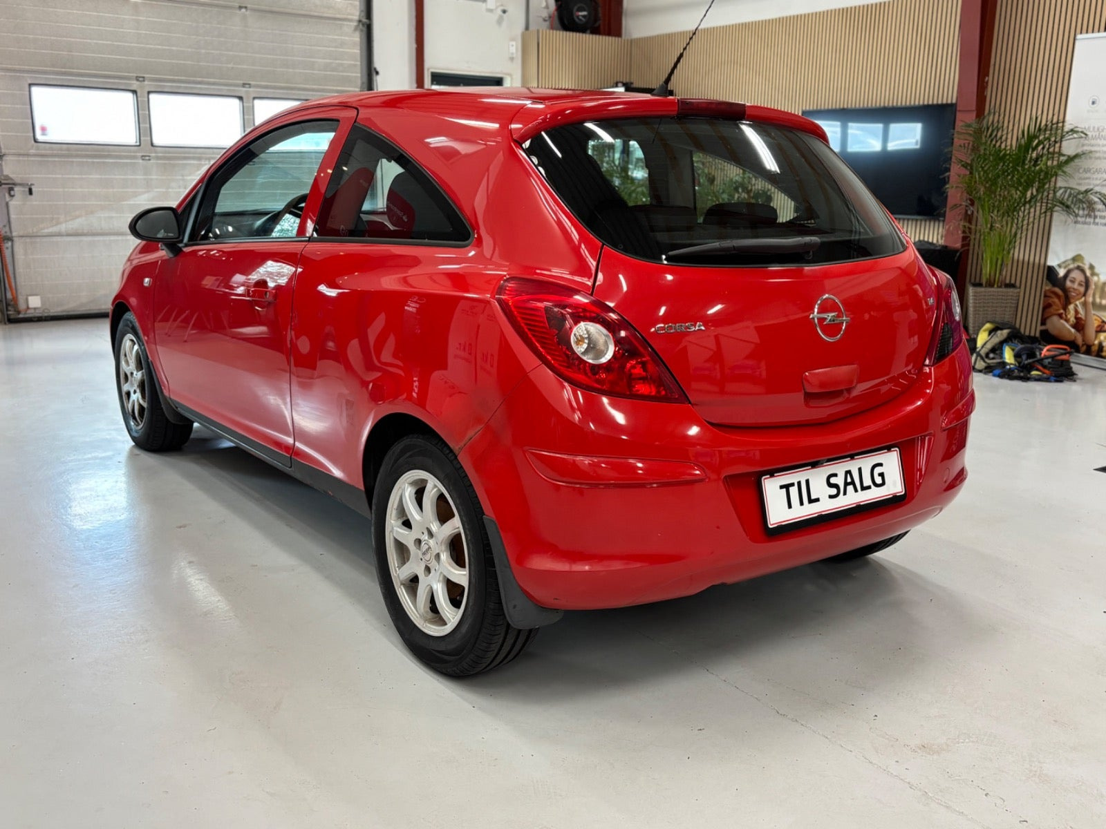 Rød Opel Corsa fra 2008