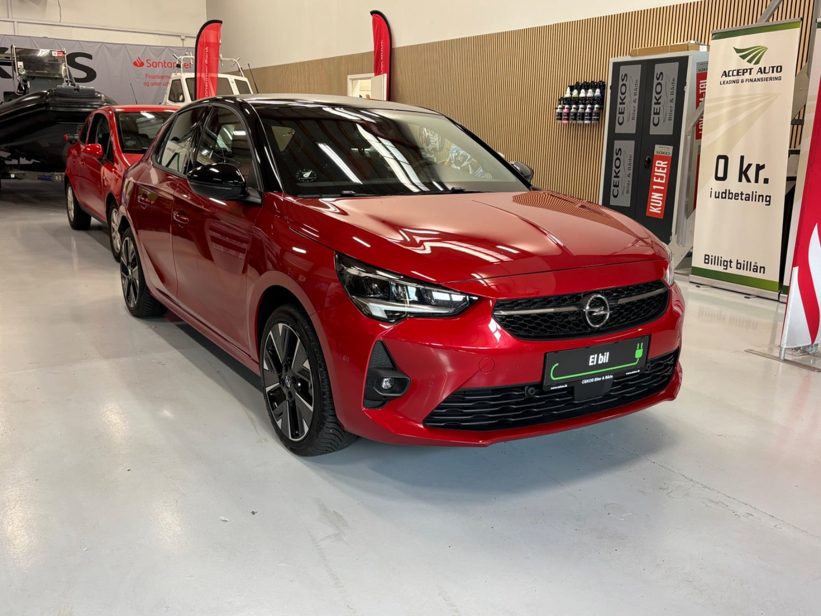 Rød Opel Corsa-e fra 2023