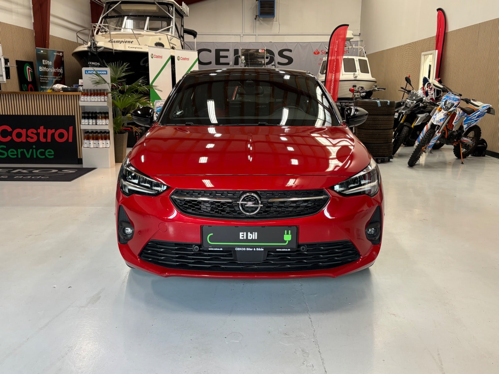 Rød Opel Corsa-e fra 2023