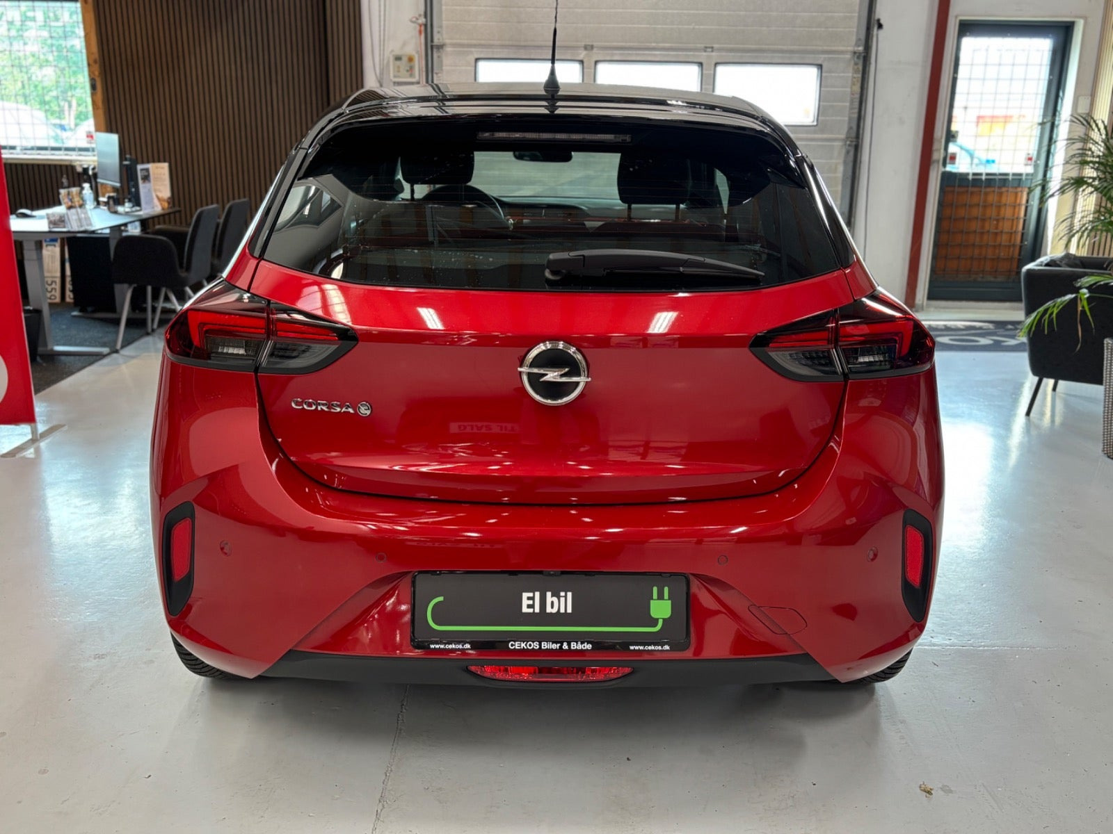 Rød Opel Corsa-e fra 2023
