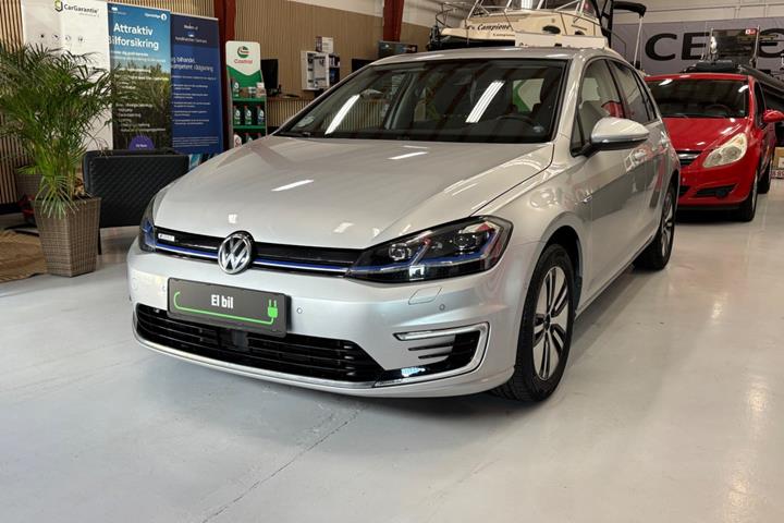 Sølv VW e-Golf VII fra 2019