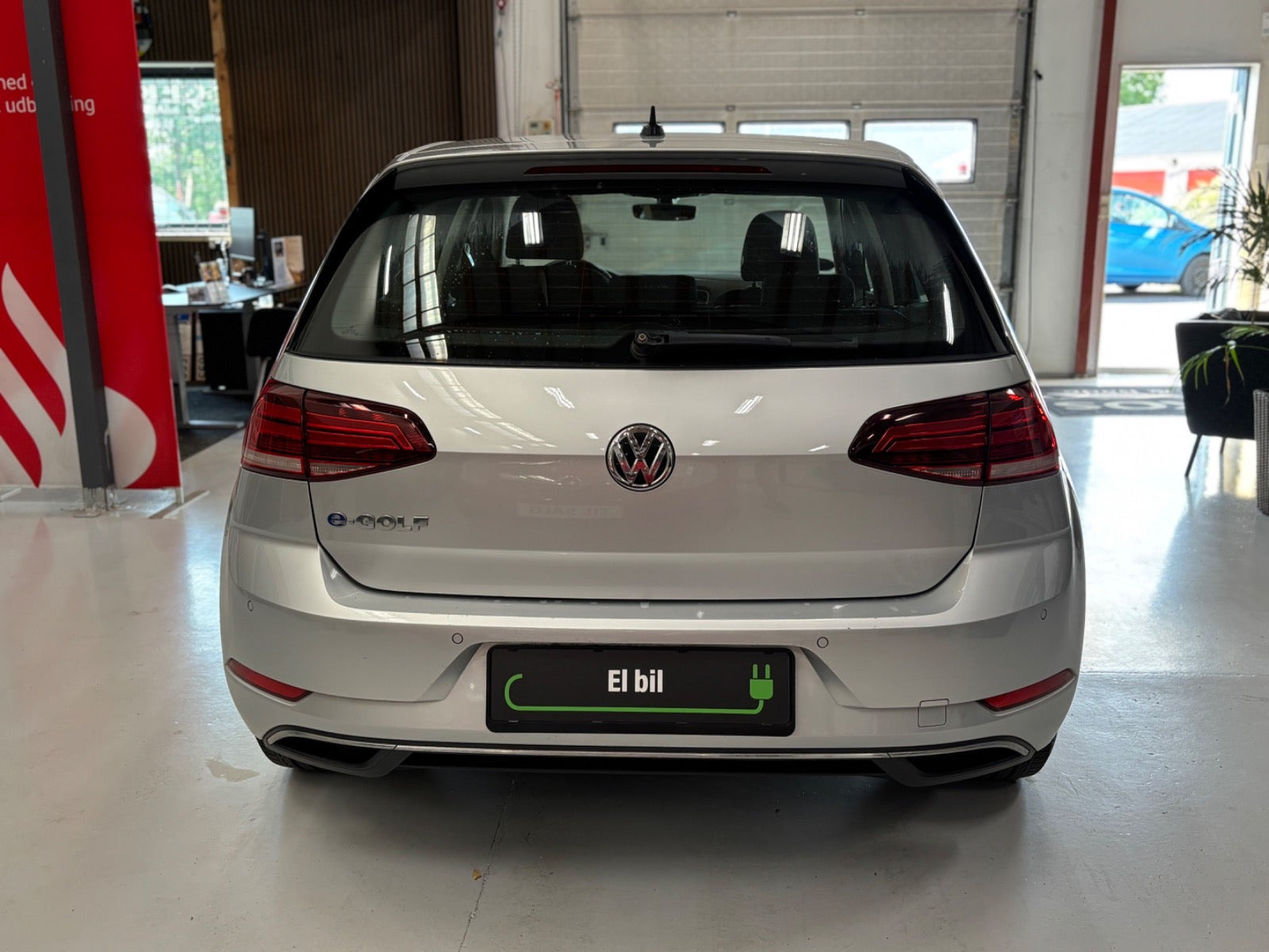 Sølv VW e-Golf VII fra 2019