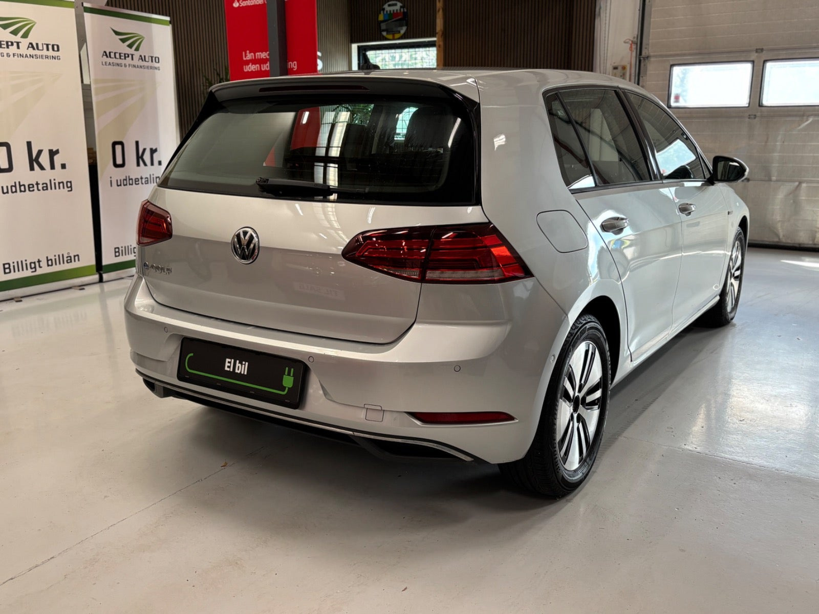 Sølv VW e-Golf VII fra 2019