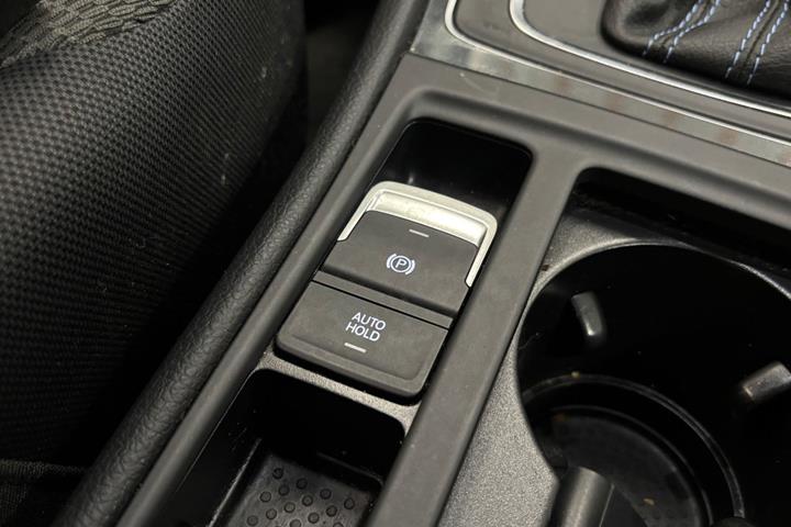 Sølv VW e-Golf VII fra 2019