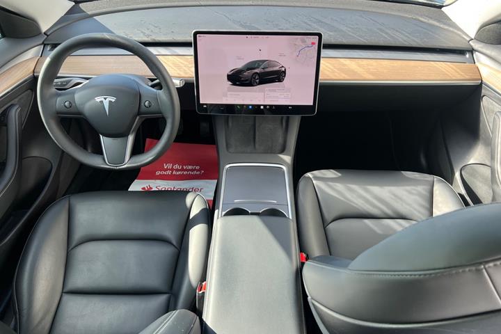 Sort Tesla Model 3 fra 2023
