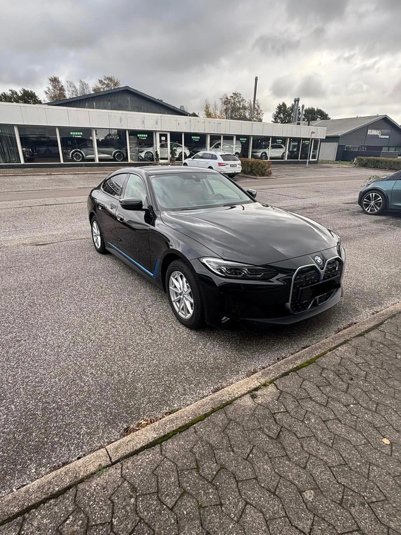 BMW i4 eDrive35 Charged