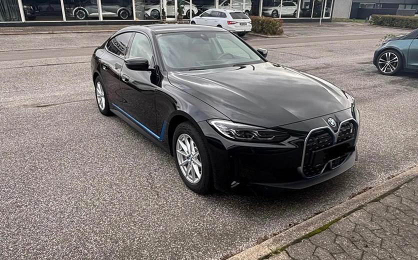 BMW i4 eDrive35 Charged