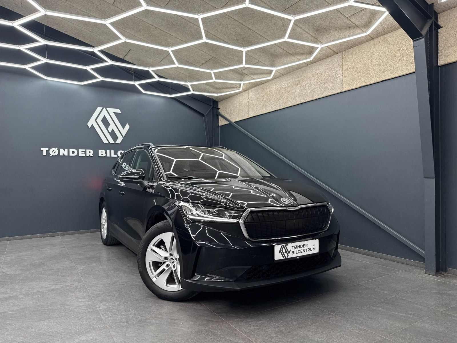 Sort Skoda Enyaq fra 2023