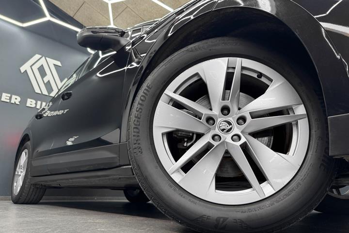 Sort Skoda Enyaq fra 2023