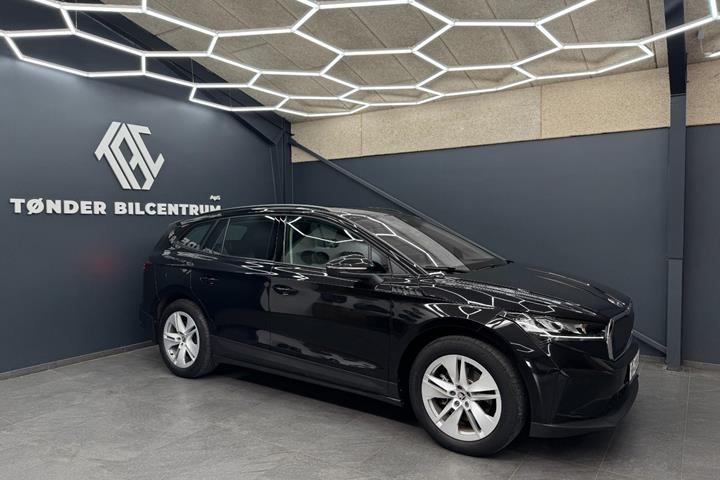Sort Skoda Enyaq fra 2023
