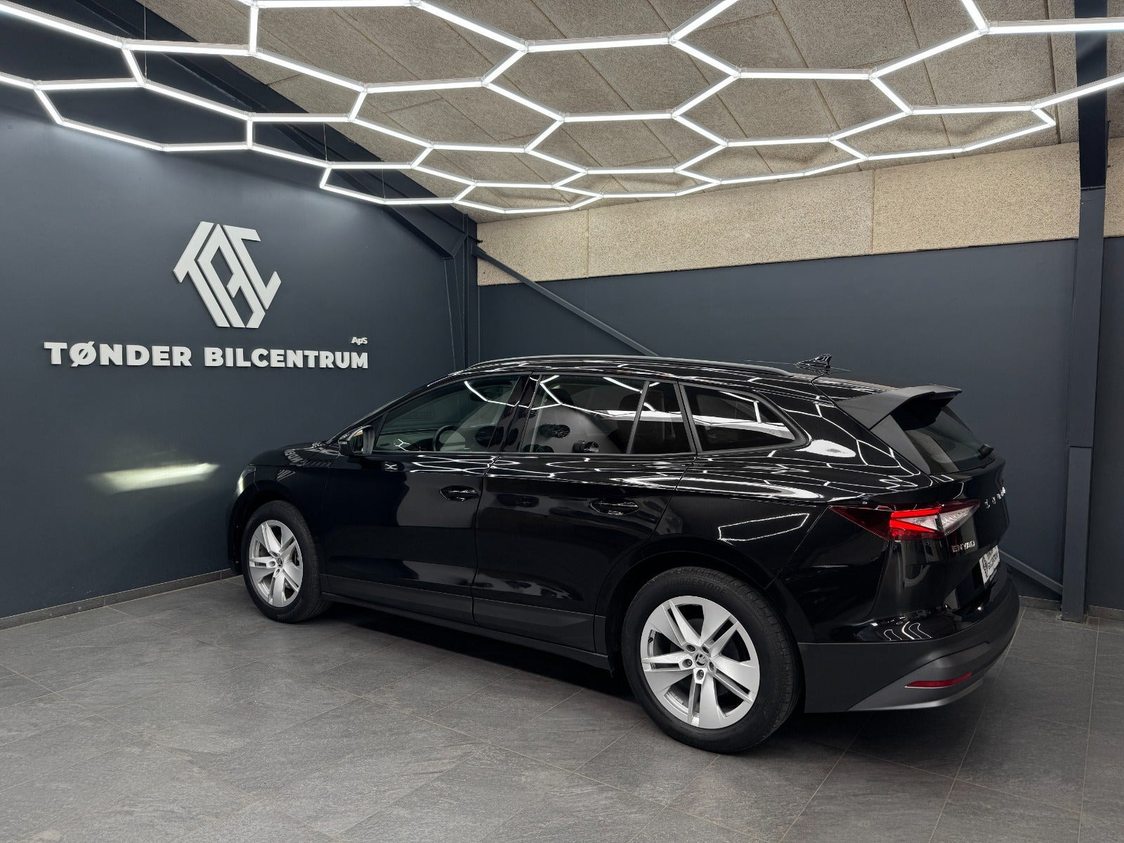 Sort Skoda Enyaq fra 2023