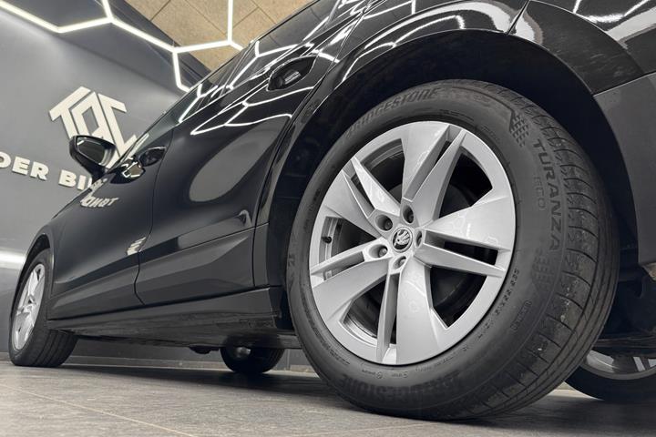 Sort Skoda Enyaq fra 2023