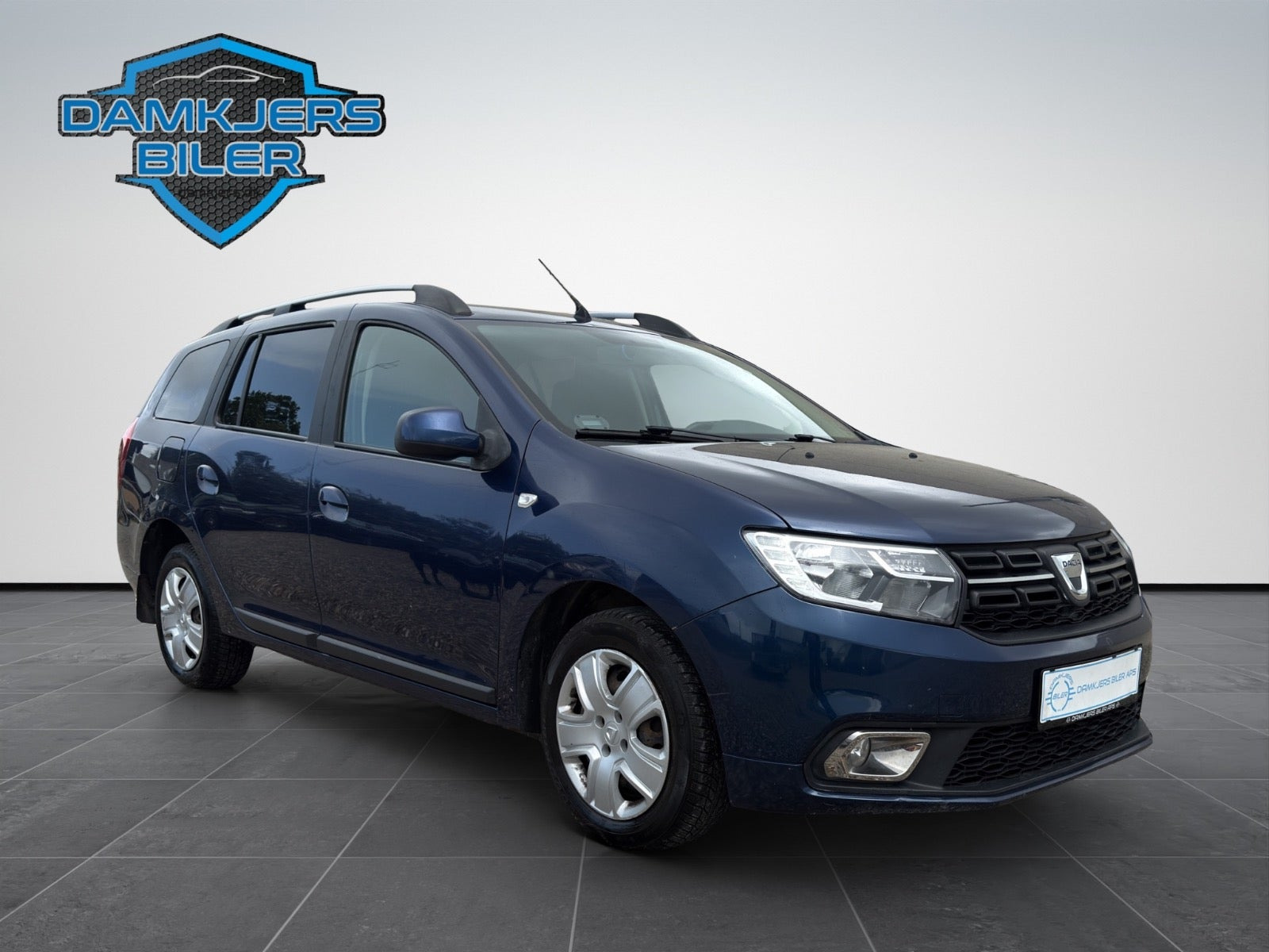 Blå Dacia Logan fra 2017