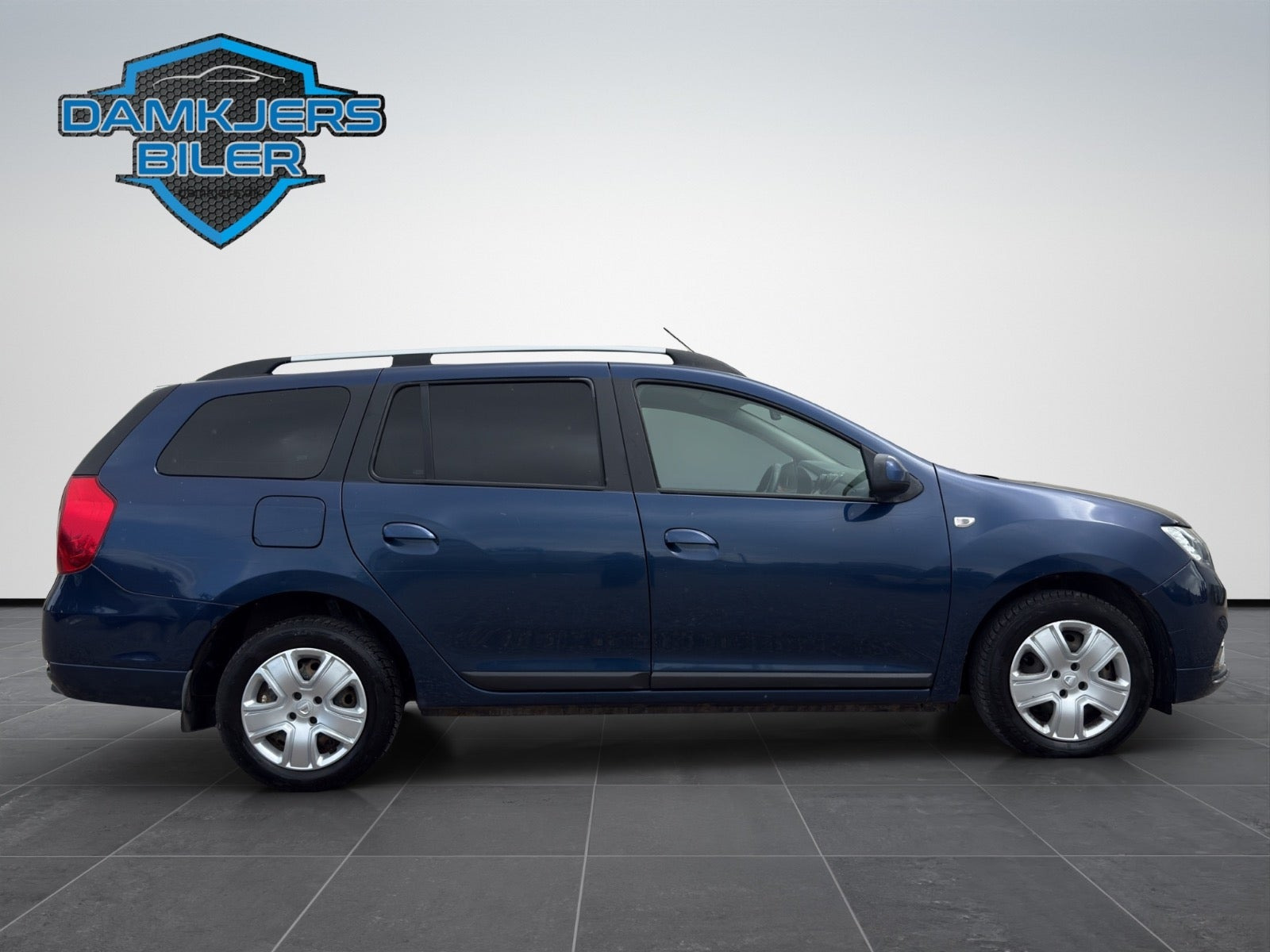 Blå Dacia Logan fra 2017