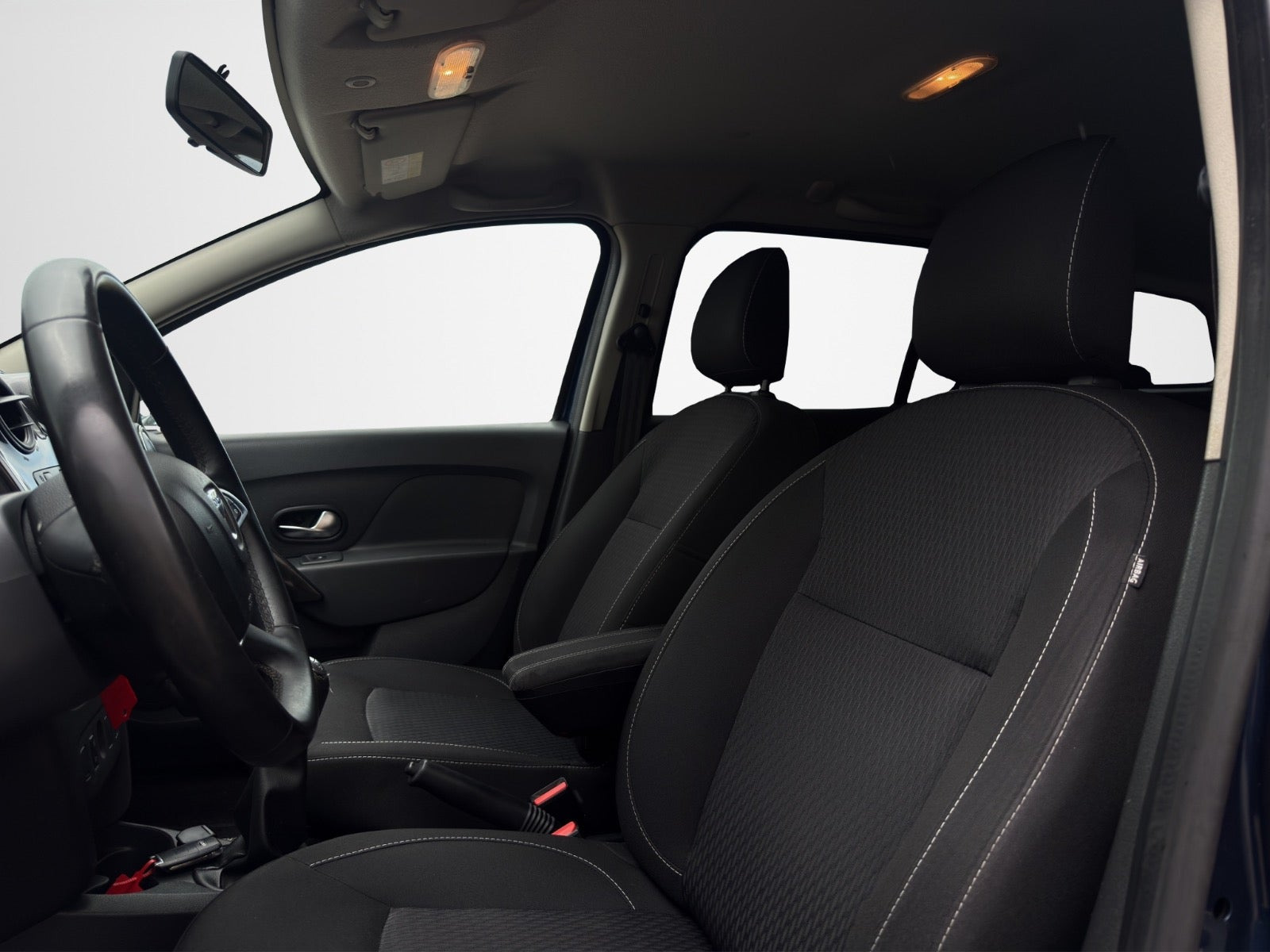 Blå Dacia Logan fra 2017